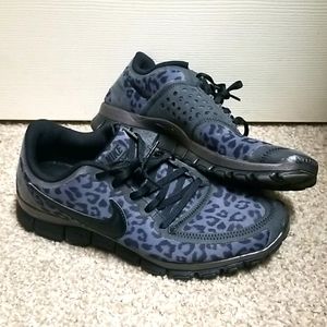 Nike black leopard/cheetah sneakers 10.5